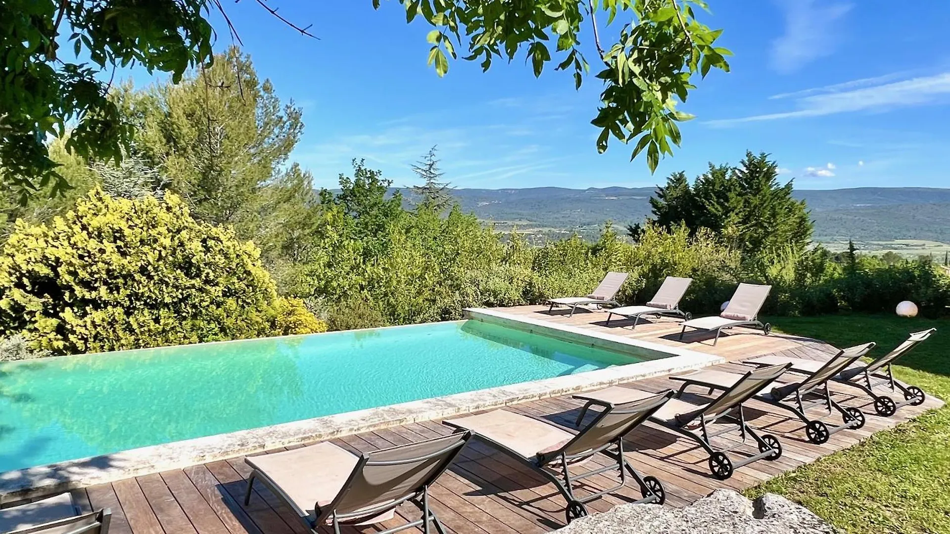 הוילה Roussillon en Isere Provence Living 0*,  צרפת